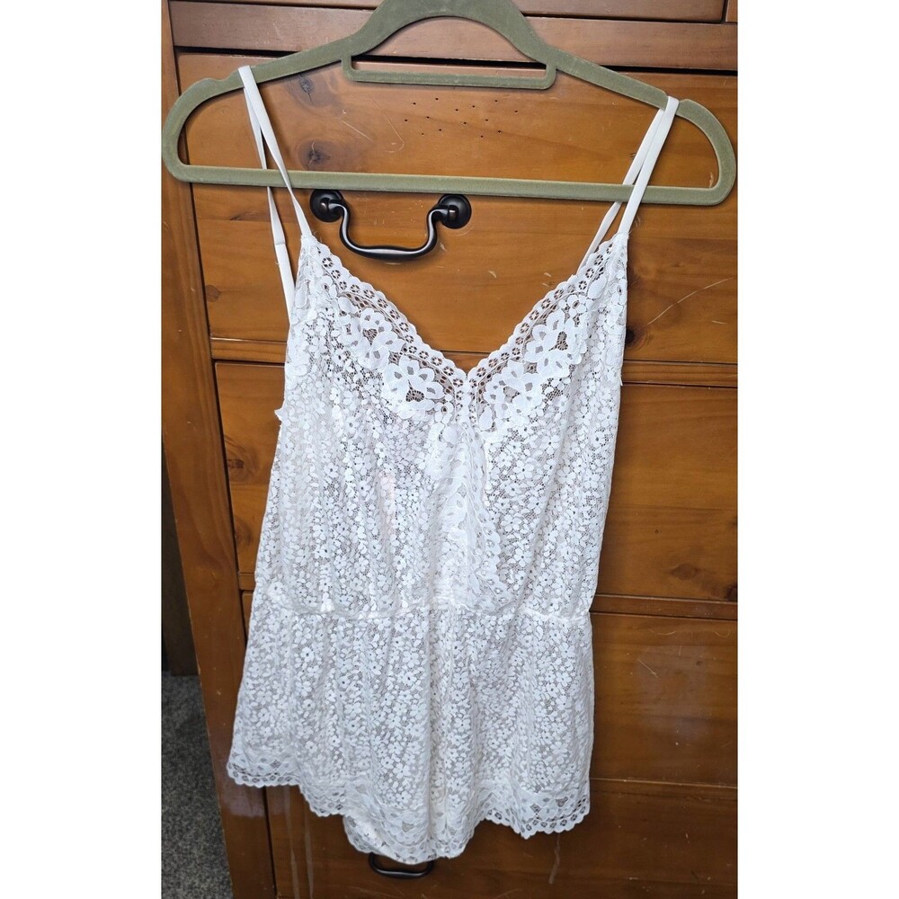 NWT Victoria’s Secret Lace Romper Size Medium Cream White Adjustable Delicate
